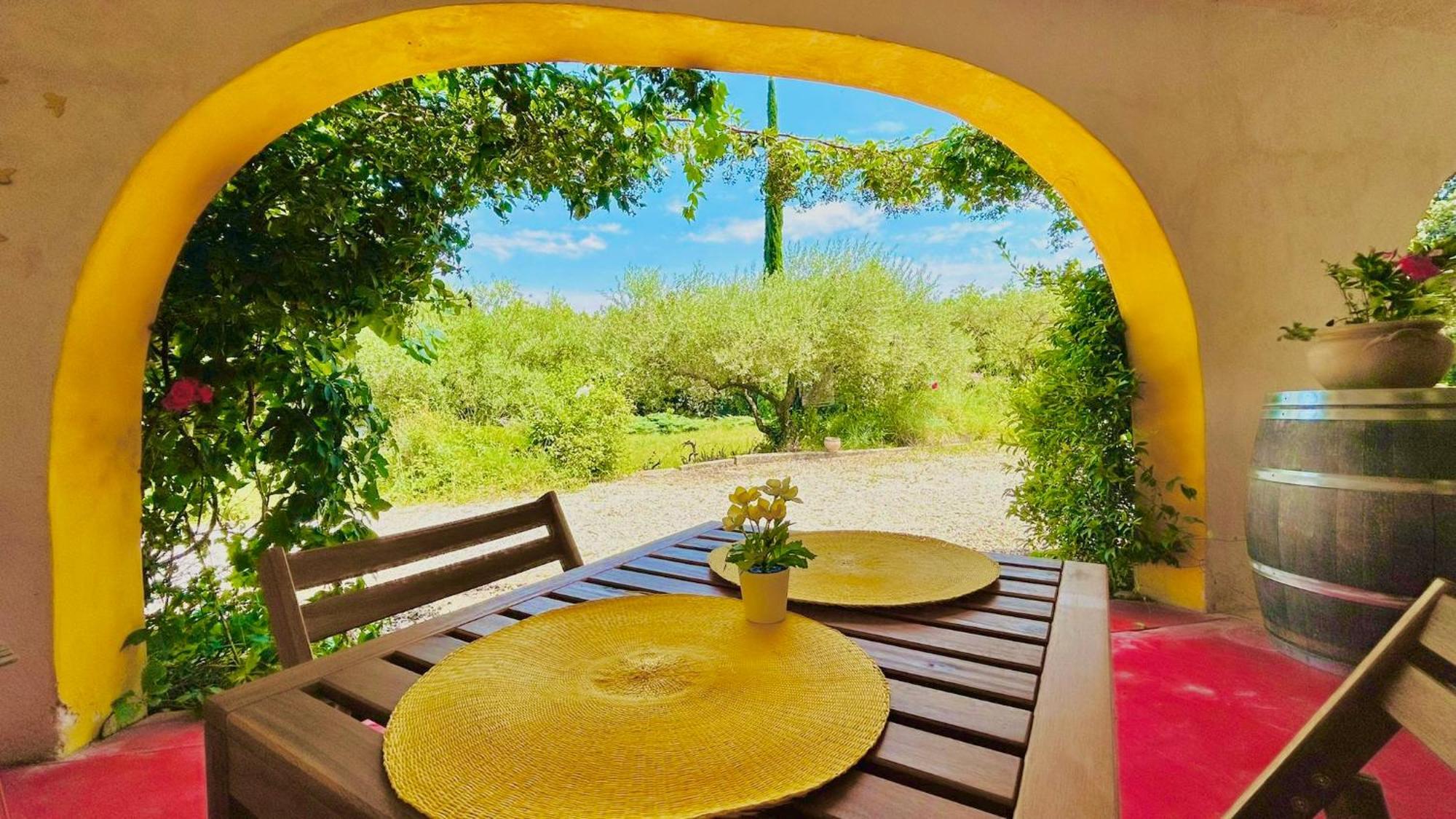 Domaine Colibri En Provence Hotel Pujaut Luaran gambar